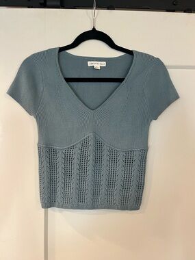 Aéropostale Knit V-Neck Top Size Medium
